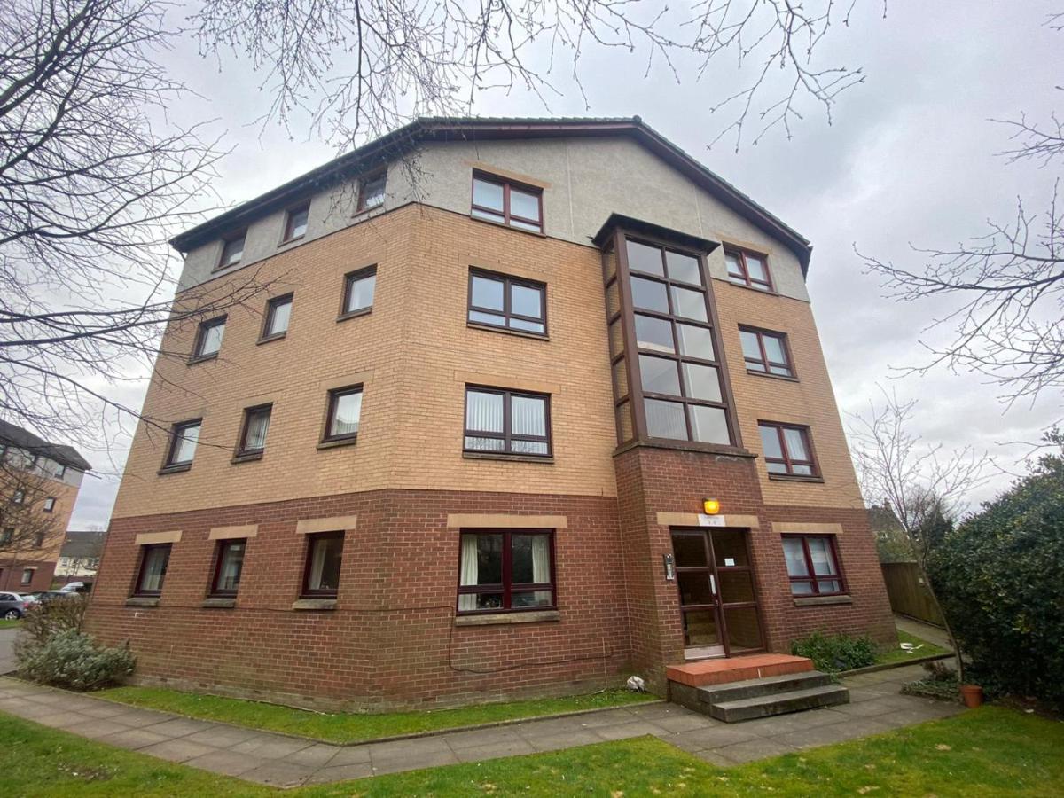 Beautiful 3 Bedroom Apt, Mins From Glasgow Airport, M8 & Sec Пейзли Екстериор снимка